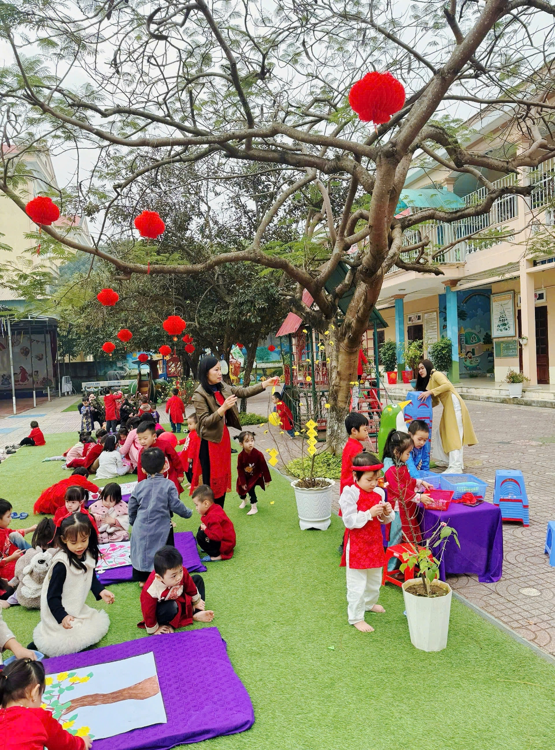 MỘT SỐ HÌNH ẢNH HOẠT ĐỘNG "LỄ HỘI MỪNG XUÂN" CỦA CÁC CHÁU TRƯỜNG MÀM NON THỊ TRẤN DIỄN CHÂU